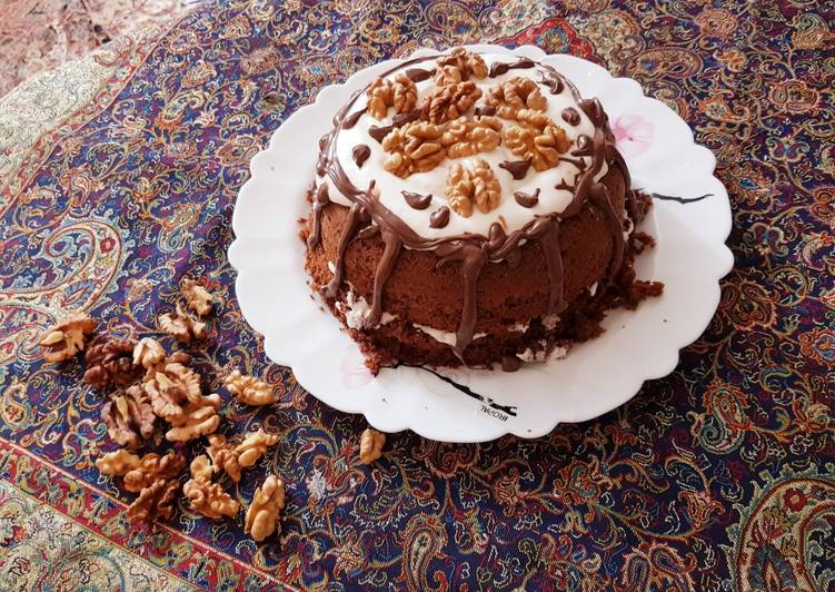 کیک شکلاتی با گردو