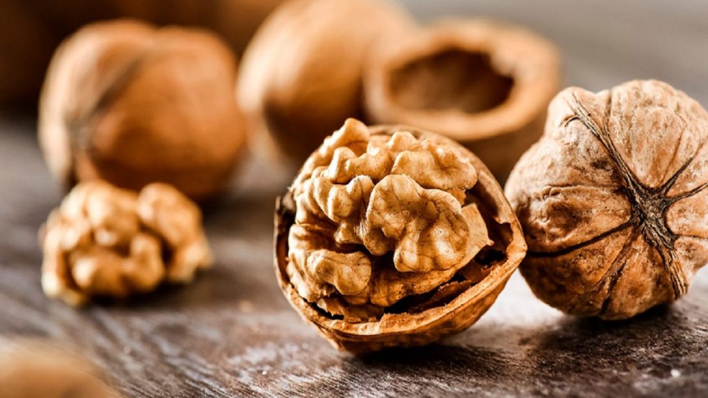 گردو اسیدی است و یا قلیایی